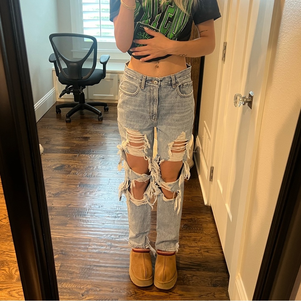 AMERICAN EAGLE JEANS